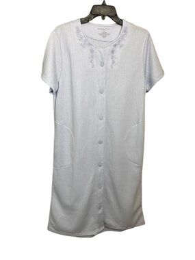 Elizabeth & Nicole new textured soft grannycore nightown medium retro cozy loung